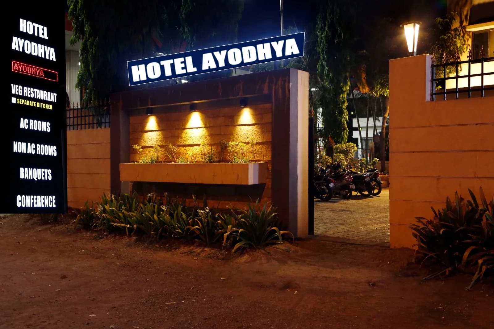 Hotel & Restaurant